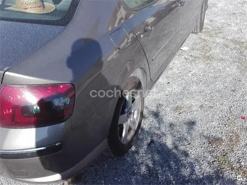 Usado Peugeot 407 110 CV (80 kW) 2006 Gris / plata Berlina