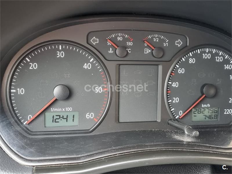 Usado VW Polo Edition 70 CV (51 kW) 2007 Rojo Utilitario