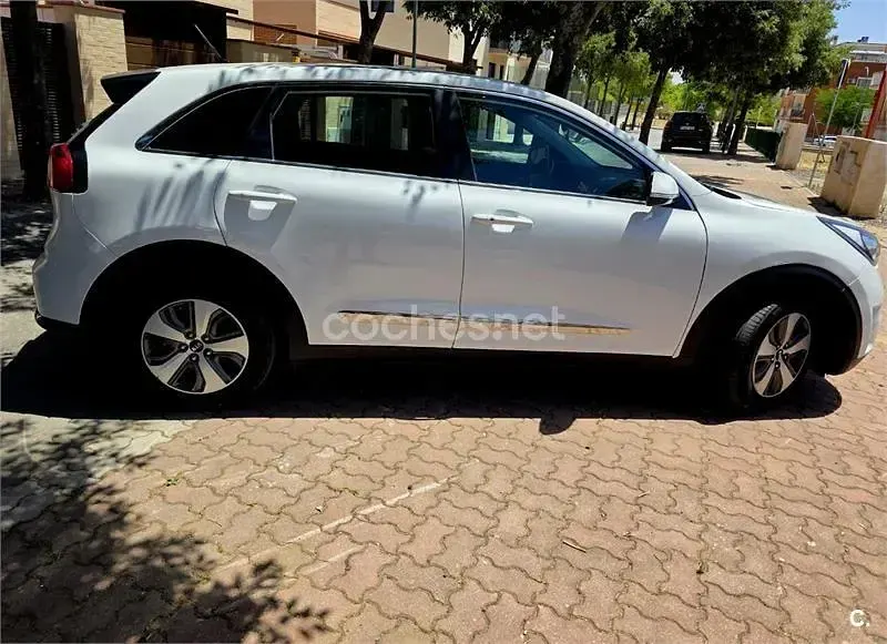 Usado Kia Niro 141 CV (103 kW) 2018 Blanco SUV