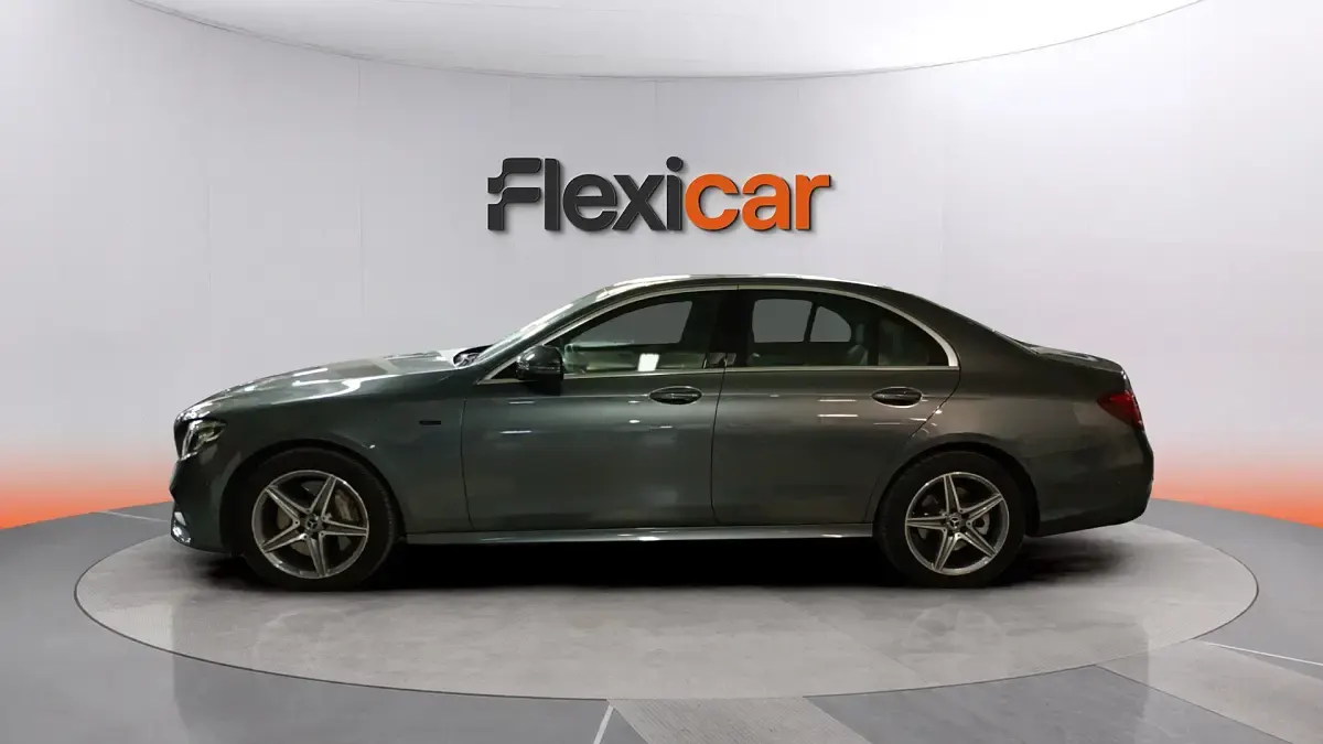 Usado Mercedes E300 306 CV (225 kW) 2020 Gris Berlina