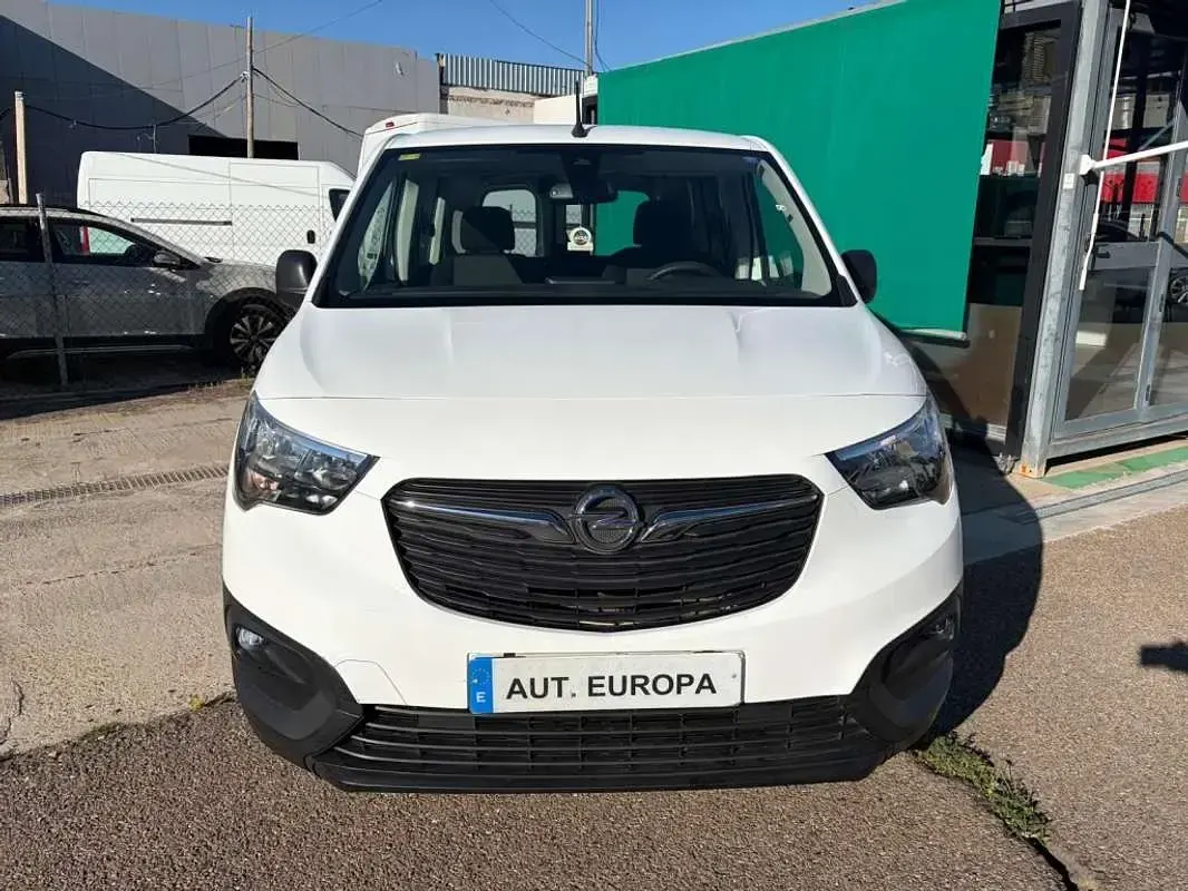 Usado Opel Combo S 99 CV (72 kW) 2020 Blanco Monovolumen