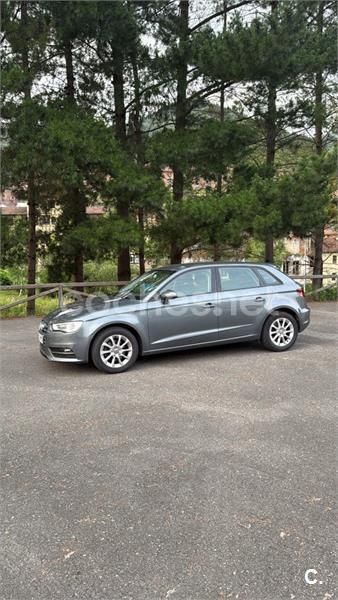 Gris / plata Usado 2014 Audi A3 Sportback Advanced Berlina | 15.900 € - Imagen 1/4