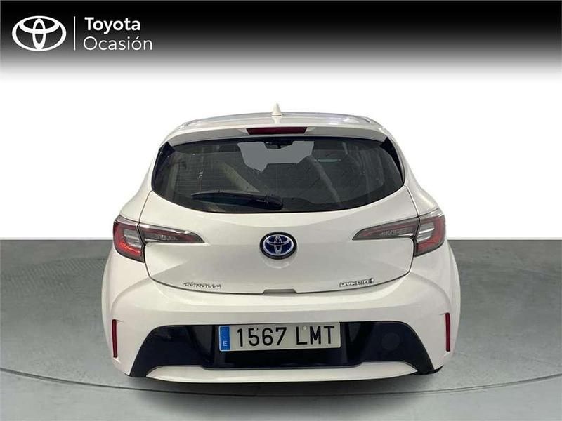 Usado Toyota Corolla Business Edition 122 CV (89 kW) 2021 Blanco Monovolumen