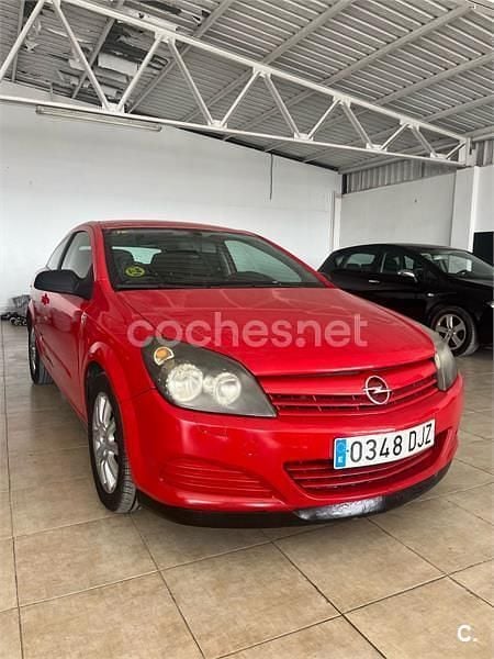 Usado Opel Astra GTC Enjoy 100 CV (73 kW) 2005 Rojo Berlina
