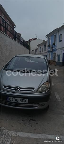 Usado Citroën Xsara Picasso 117 CV (86 kW) 2000 Gris / plata Monovolumen