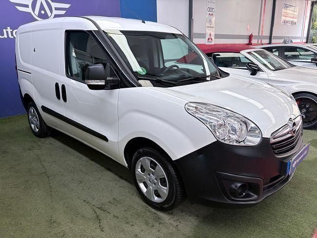 Usado Opel Combo 95 CV (69 kW) 2018 Blanco Monovolumen