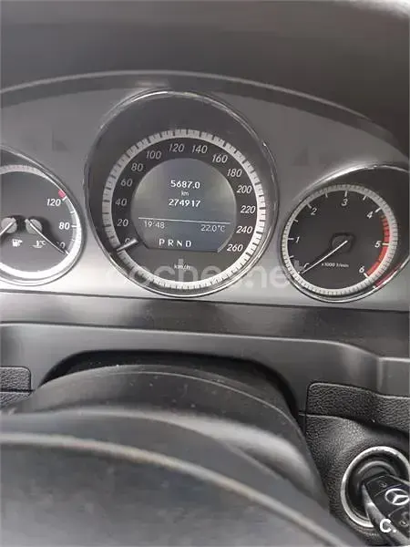Usado Mercedes E200 136 CV (100 kW) 2011 Negro Berlina