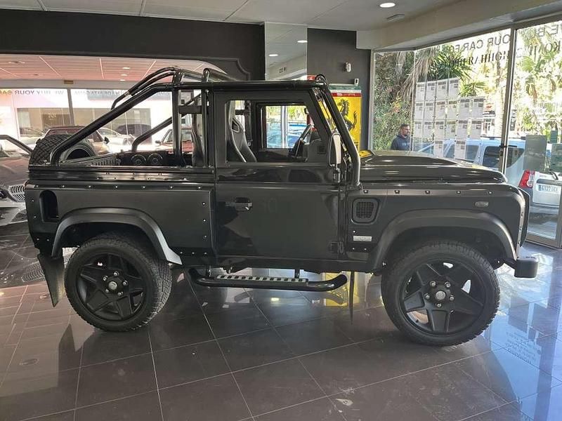 Usado Land Rover Defender 122 CV (89 kW) 2008 Negro Familiar