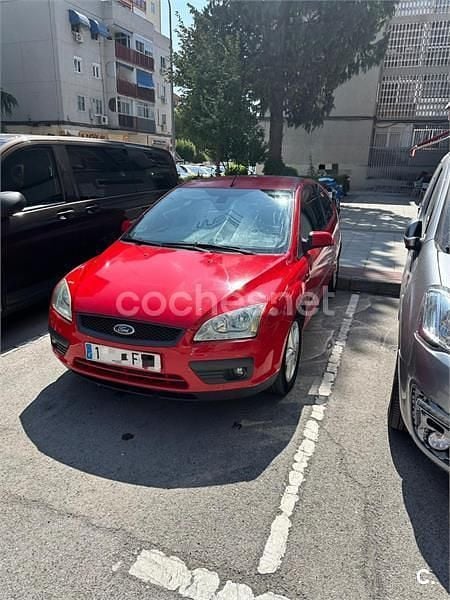 Rojo Usado 2007 Ford Focus Trend Berlina | 1450 € (Super precio) - Imagen 1/4