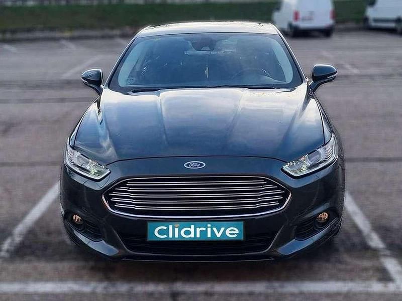 Usado Ford Mondeo Trend 155 CV (114 kW) 2016 Negro Berlina
