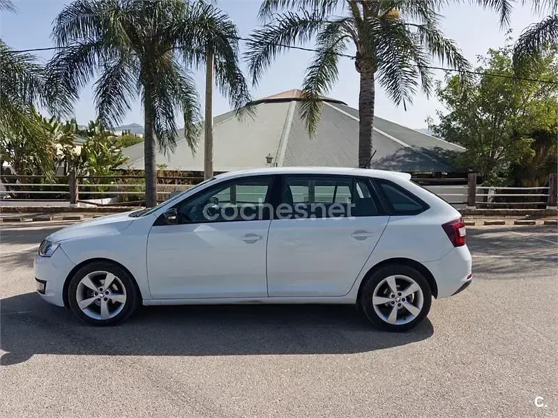 Usado Skoda Rapid Ambition 90 CV (66 kW) 2017 Blanco Utilitario