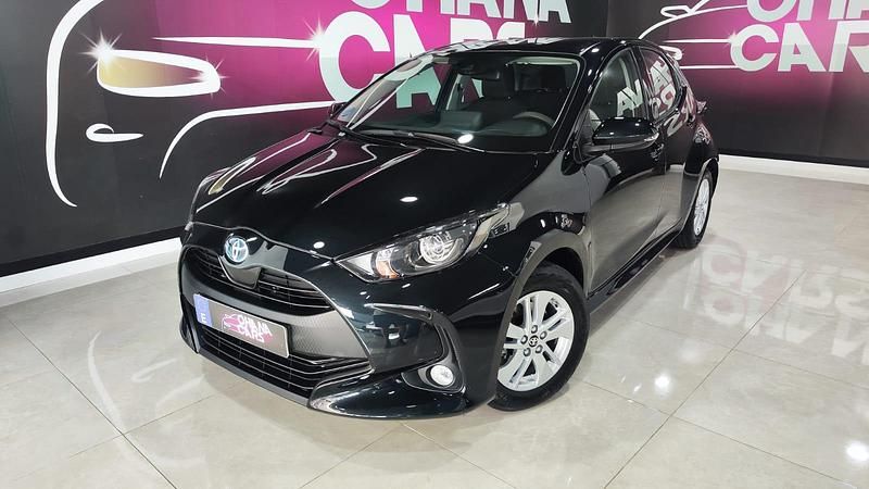 Usado Toyota Yaris Hybrid Active 116 CV (85 kW) 2021 Negro Utilitario