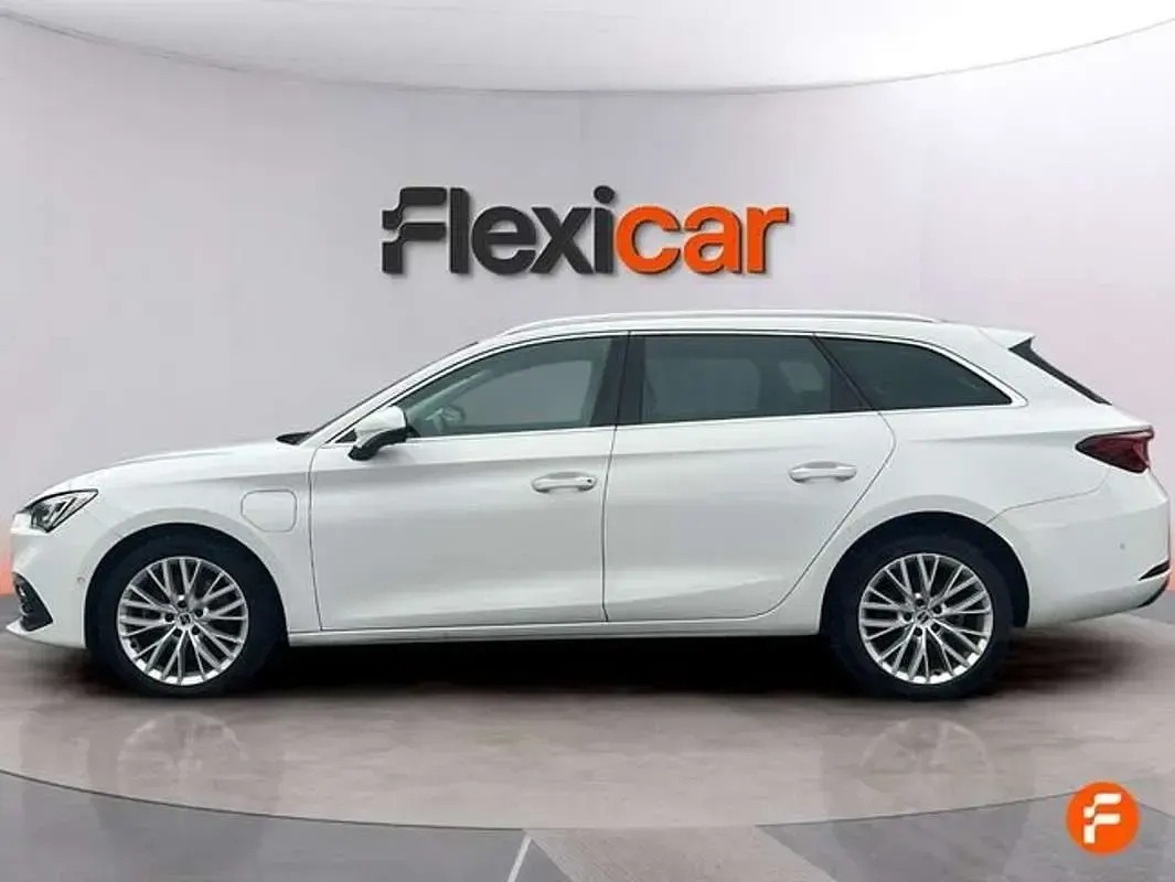 Usado Seat Leon ST 150 CV (110 kW) 2021 Blanco Familiar