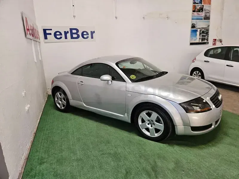Usado Audi TT 180 CV (132 kW) 2001 Gris / plata Coupe