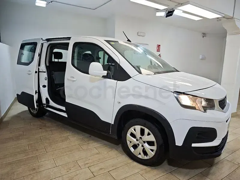 Usado Peugeot Rifter Active 100 CV (73 kW) 2021 Blanco Monovolumen