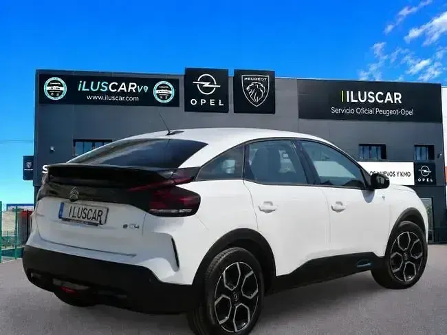 Usado Citroën e-C4 Feel 100 kW (136 CV) 2022 Blanco banquise Berlina
