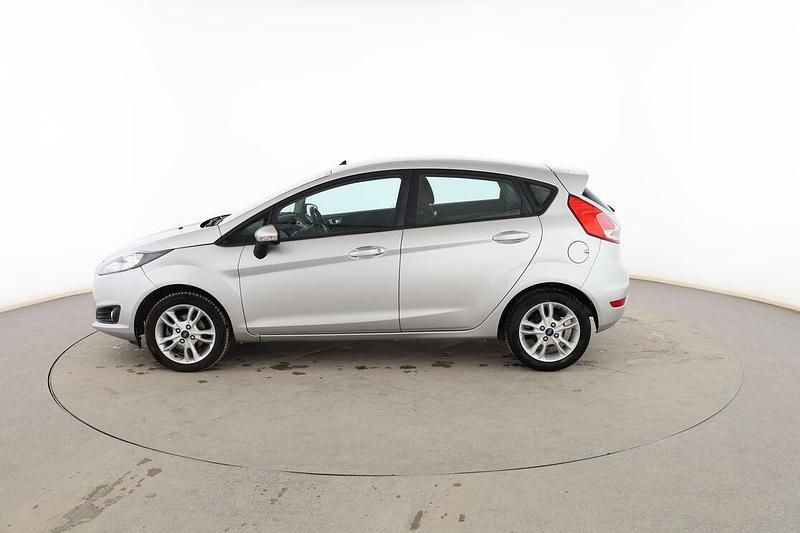 Usado Ford Fiesta Trend 82 CV (60 kW) 2017 Gris Berlina