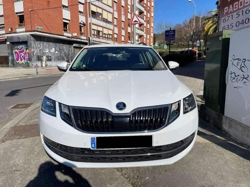Usado Skoda Octavia Ambition 150 CV (110 kW) 2017 Blanco Familiar