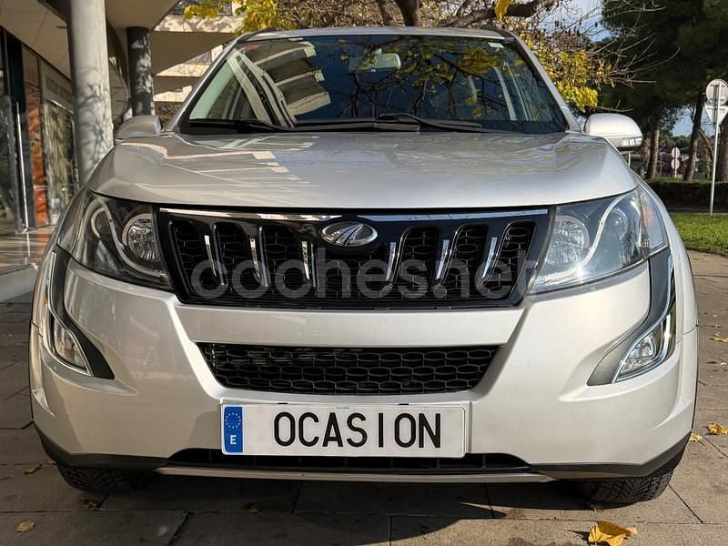 Usado Mahindra XUV500 140 CV (102 kW) 2019 Gris / plata SUV