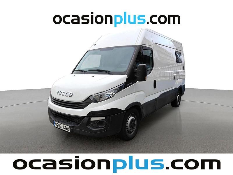 Usado Iveco Daily 156 CV (114 kW) 2018 Blanco Berlina