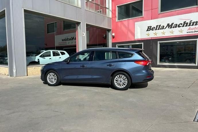 Usado Ford Focus Titanium 121 CV (88 kW) 2020 Azul Familiar