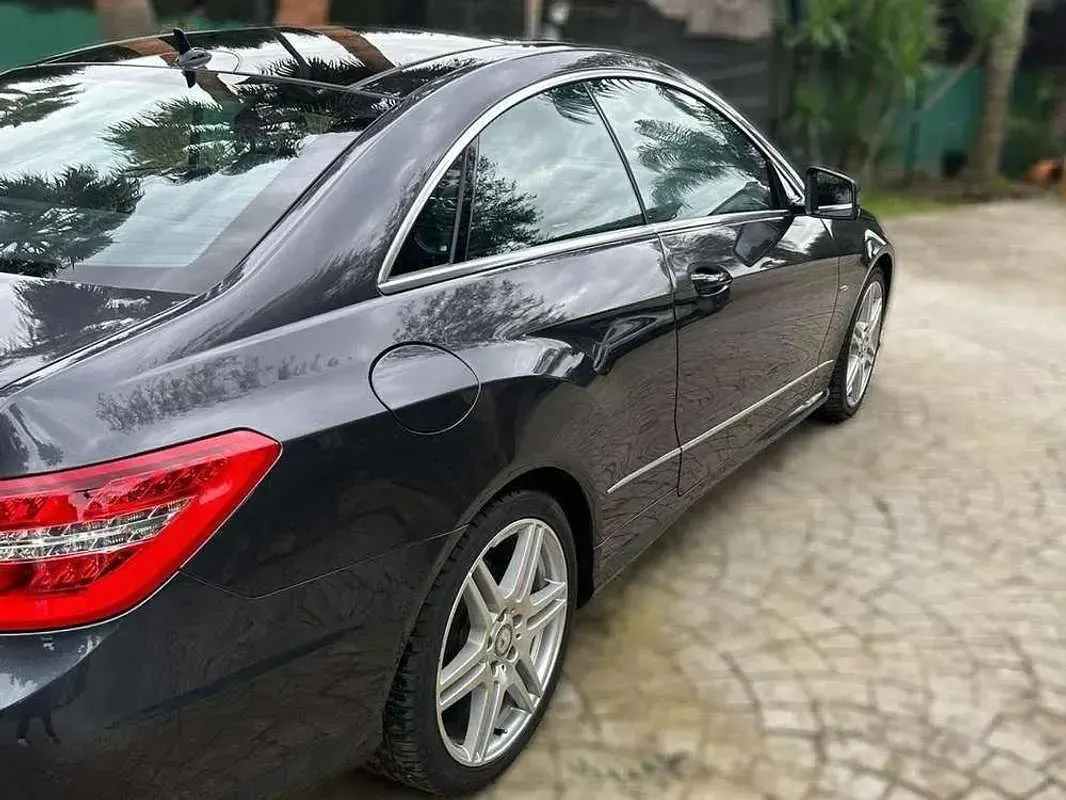 Usado Mercedes E350 231 CV (169 kW) 2010 Gris Coupe