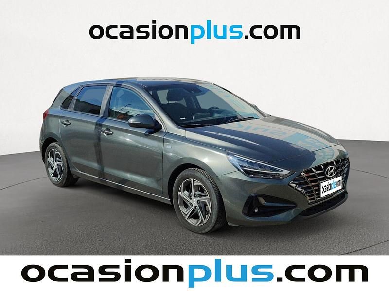 Usado Hyundai i30 120 CV (88 kW) 2022 Gris
