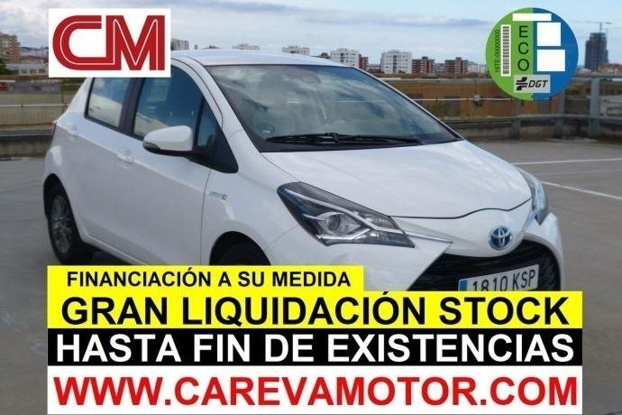 Usado Toyota Yaris Hybrid Active 100 CV (73 kW) 2019 Blanco Berlina