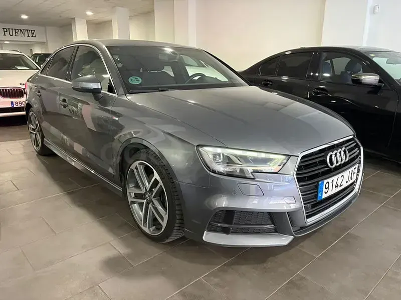 Usado Audi A3 S-Line 150 CV (110 kW) 2017 Gris / plata Berlina