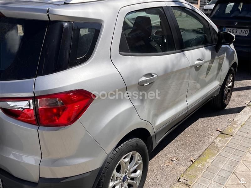Usado Ford Ecosport Trend 95 CV (69 kW) 2016 Gris / plata SUV