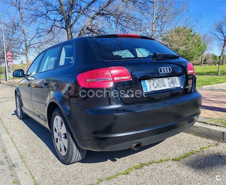 Usado Audi A3 Ambiente 140 CV (102 kW) 2010 Negro Utilitario