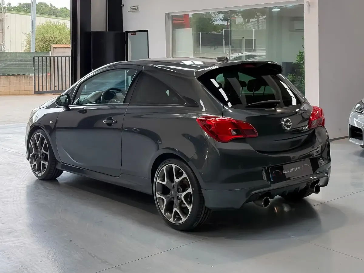 Usado Opel Corsa OPC 211 CV (155 kW) 2017 Gris Utilitario