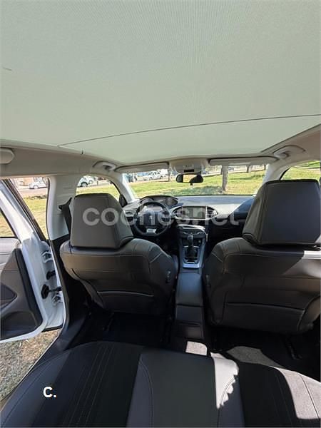 Usado Peugeot 308 Allure 110 CV (80 kW) 2014 Blanco Berlina
