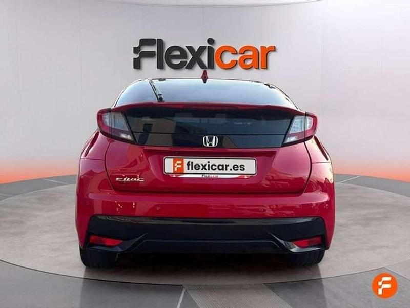 Usado Honda Civic Comfort 120 CV (88 kW) 2017 Rojo Utilitario