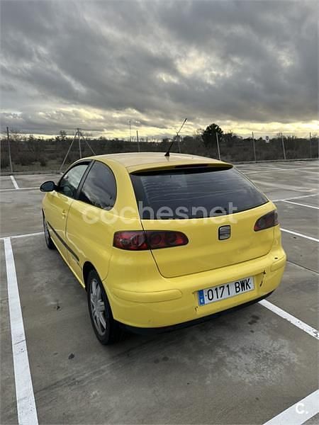 Usado Seat Ibiza Sport 130 CV (95 kW) 2002 Amarillo Berlina
