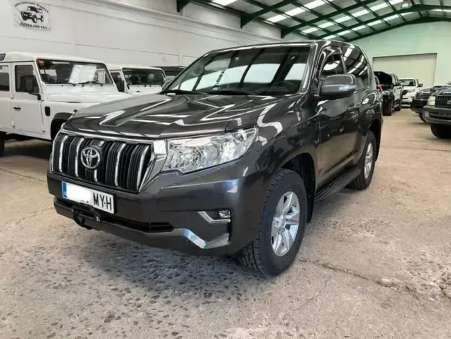 Usado Toyota Land Cruiser 177 CV (130 kW) 2020 Gris / plata SUV