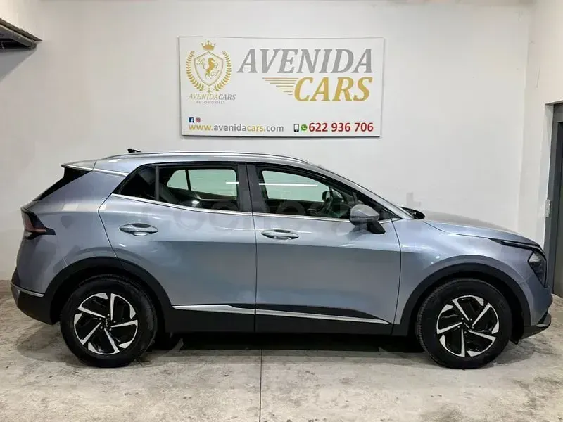 Usado Kia Sportage 180 CV (132 kW) 2022 Gris / plata SUV