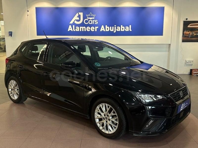 Usado Seat Ibiza FR 115 CV (84 kW) 2024 Negro Utilitario