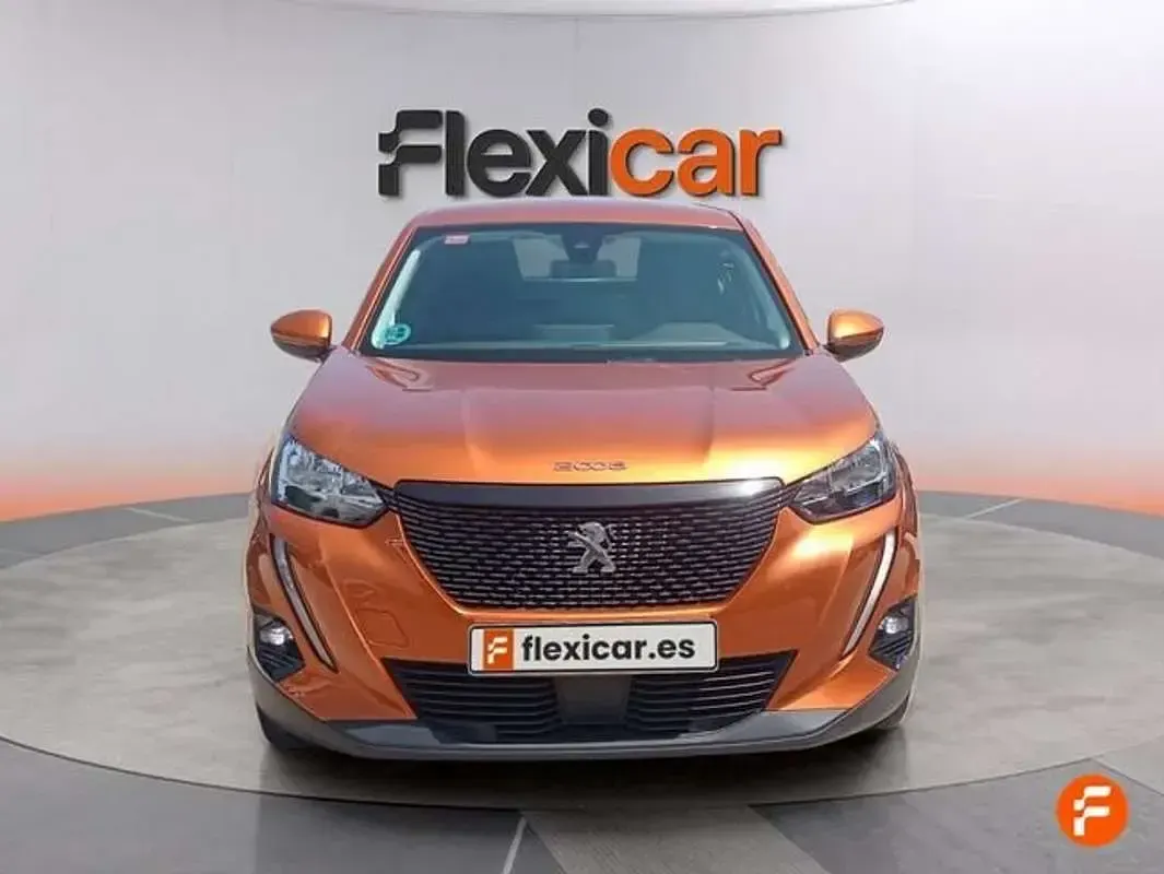 Usado Peugeot 2008 Active 110 CV (80 kW) 2021 Naranja SUV