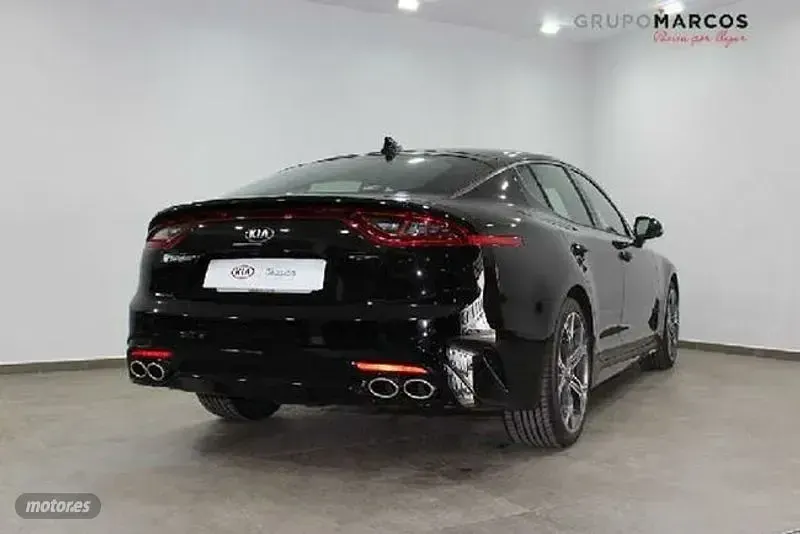 Usado Kia Stinger GT 269 CV (197 kW) 2021 Negro Utilitario