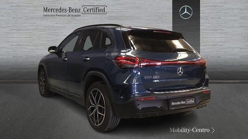 Usado Mercedes EQA250 AMG line 139 kW (190 CV) 2021 Denim blue  metallic paint SUV