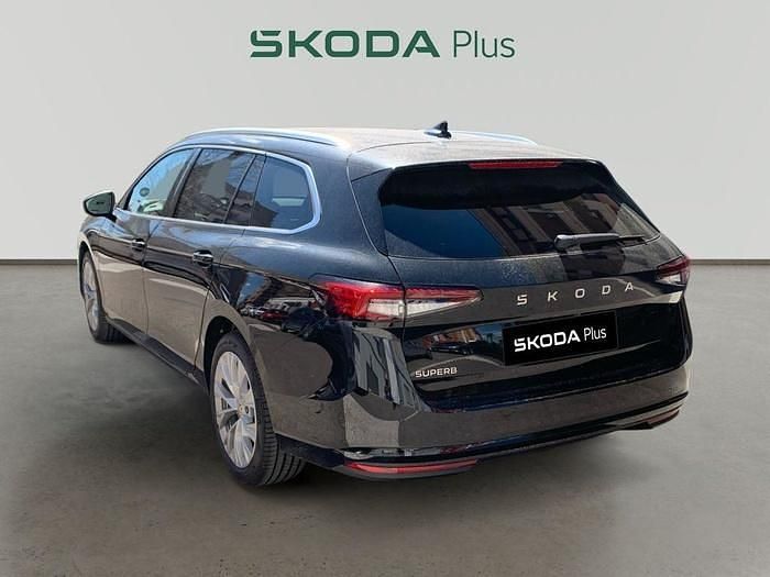 Usado Skoda Superb Selection 150 CV (110 kW) 2024 Negro Familiar
