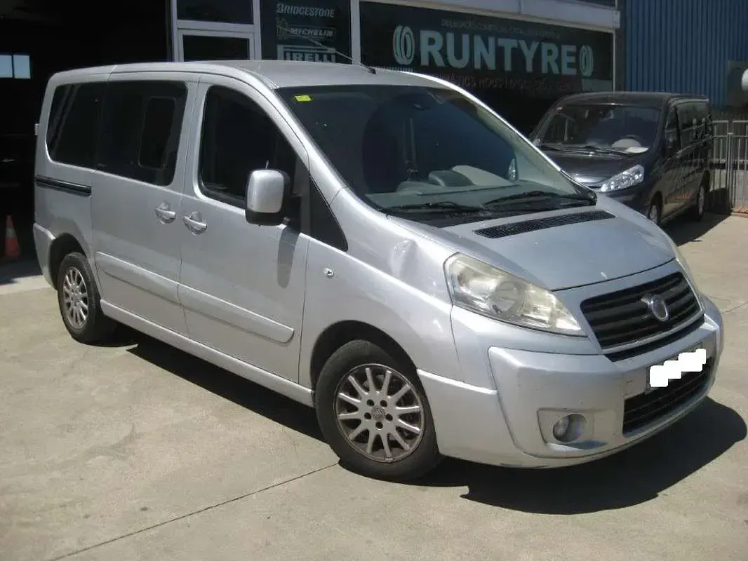 Usado Fiat Scudo 120 CV (88 kW) 2010 Gris Van