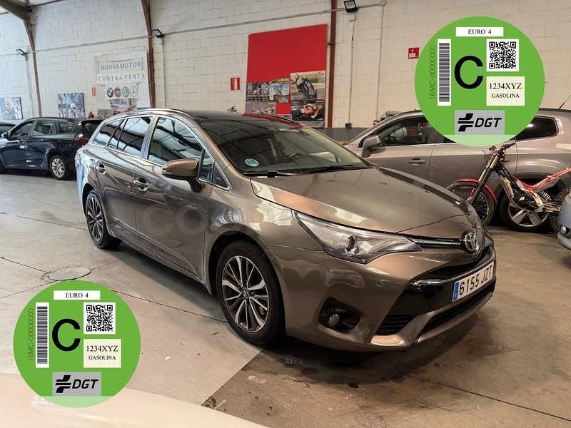Beige Usado 2017 Toyota Avensis Executive Familiar | 9990 € (Precio justo) - Imagen 1/4