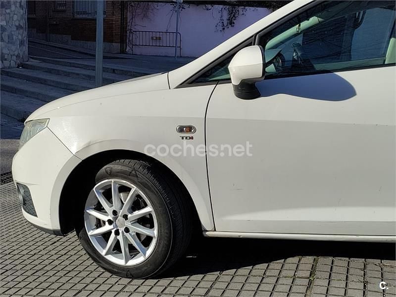 Usado Seat Ibiza Style 90 CV (66 kW) 2010 Blanco Berlina