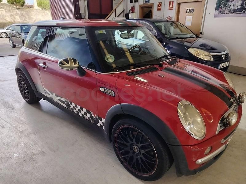 Usado Mini ONE 90 CV (66 kW) 2004 Rojo Utilitario