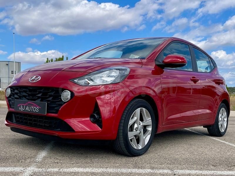 Usado Hyundai i10 84 CV (61 kW) 2021 Rojo Utilitario