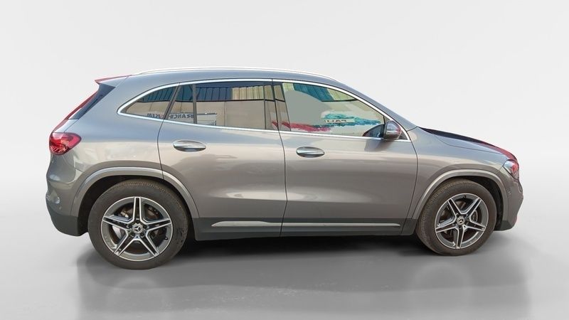 Usado Mercedes GLA200 150 HP (110 kW) 2024 Cinzento SUV
