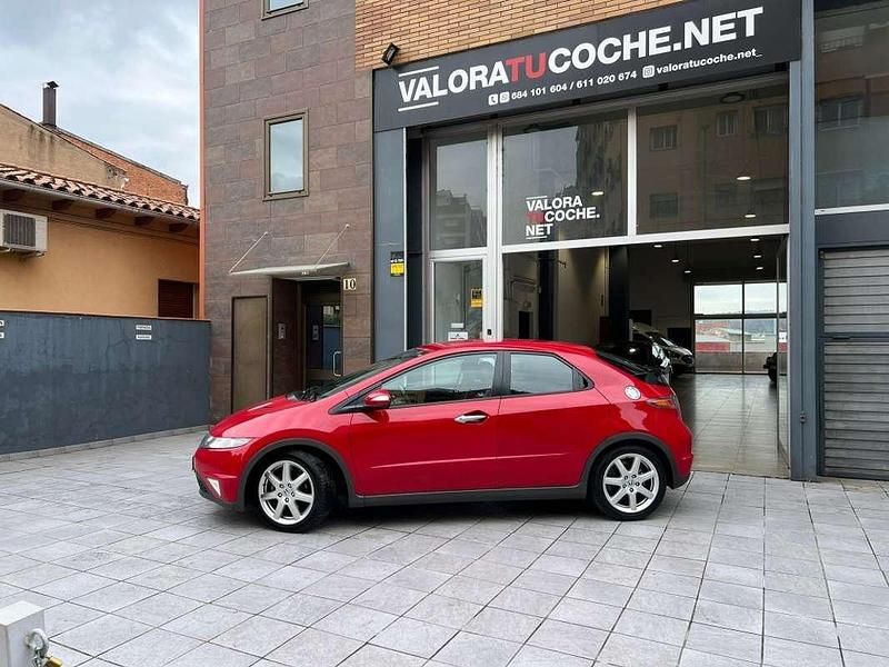 Usado Honda Civic Sport 140 CV (102 kW) 2008 Rojo Utilitario