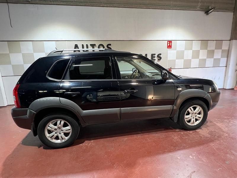 Usado Hyundai Tucson Comfort 142 CV (104 kW) 2008 Negro SUV